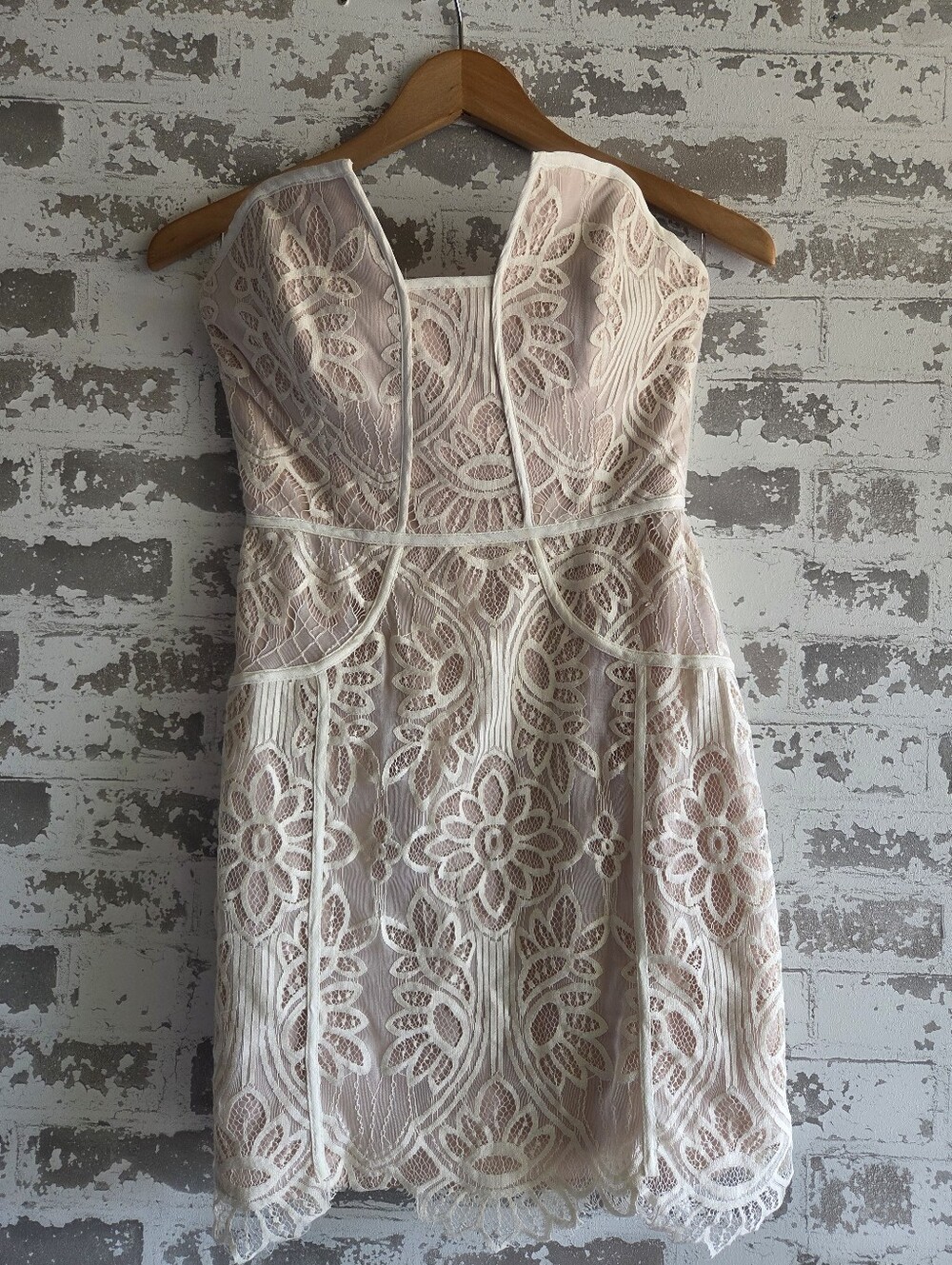 ​Lovers + Friends Lace Strapless Bodycon Dress Nude Pink Cream Medium
